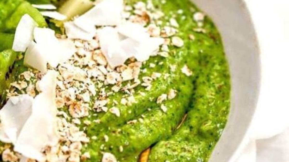 Easy Ways to get more veggies: A Better Meals Green Breakfast smoothie