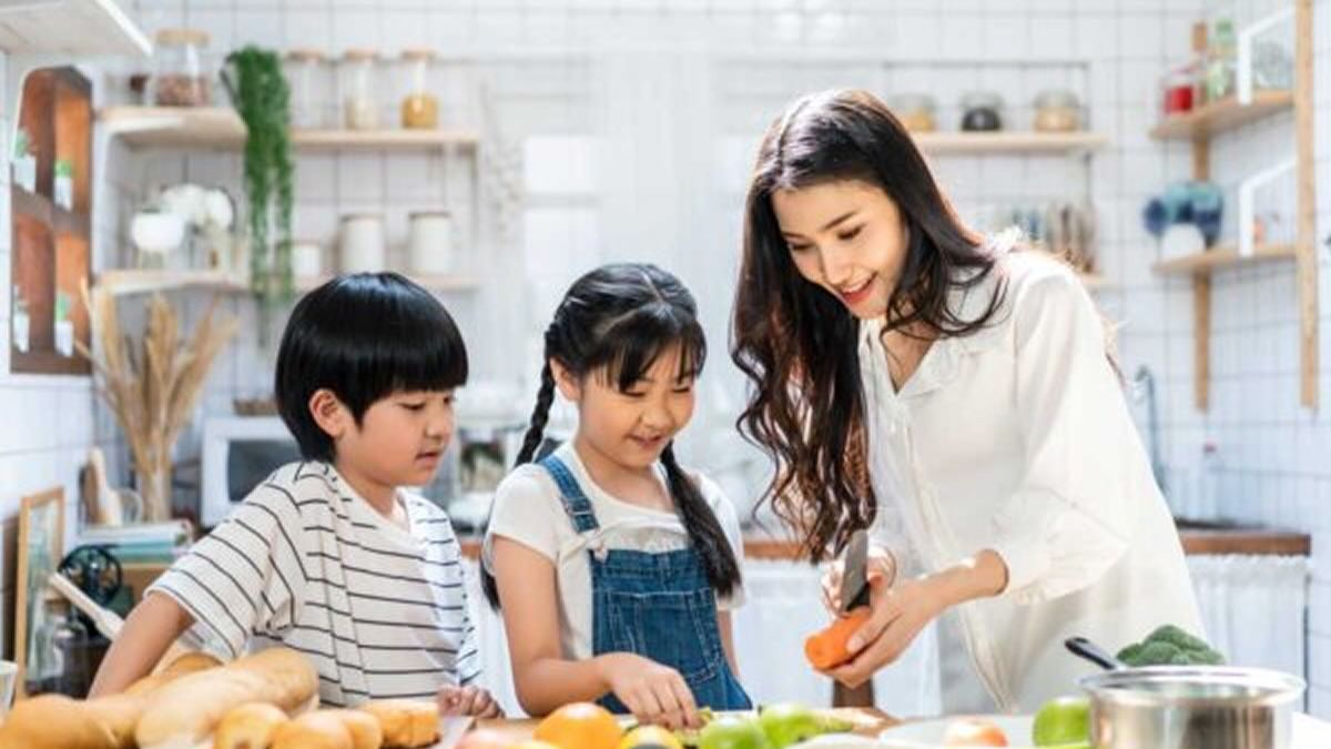 Happy Family Cooking using A Better Meal app